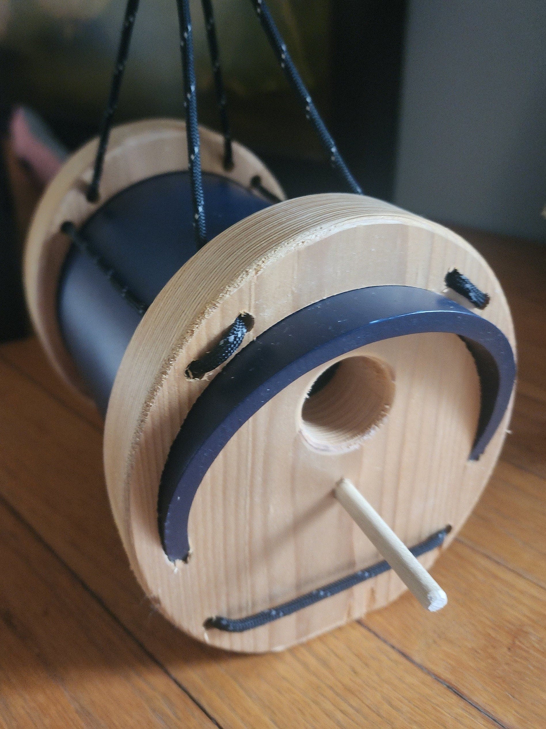 Charming Wren Birdhouse - The Spool - Horizontal